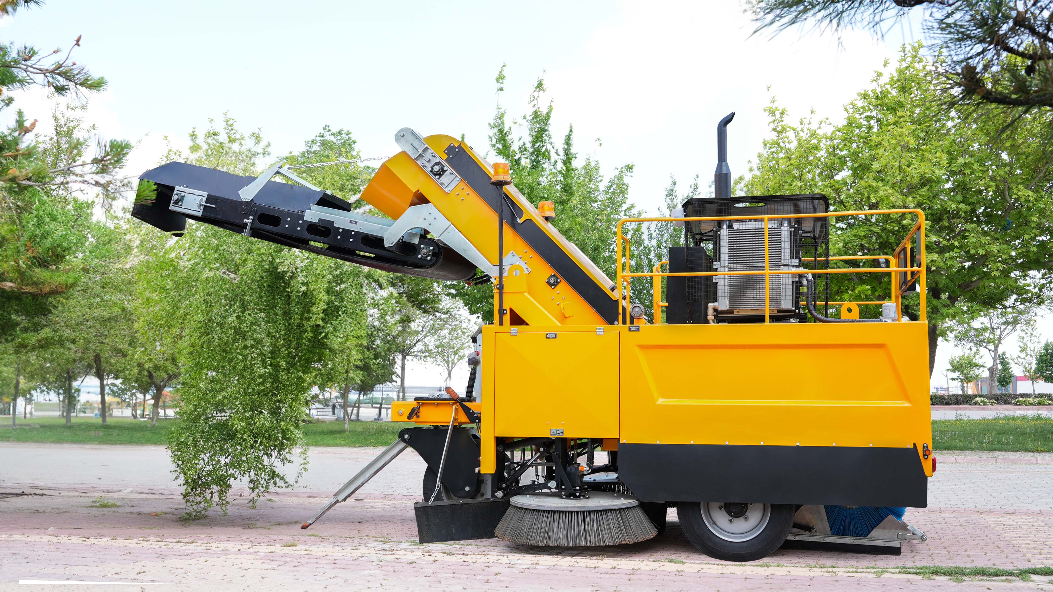 Tipper Towed Sweeper